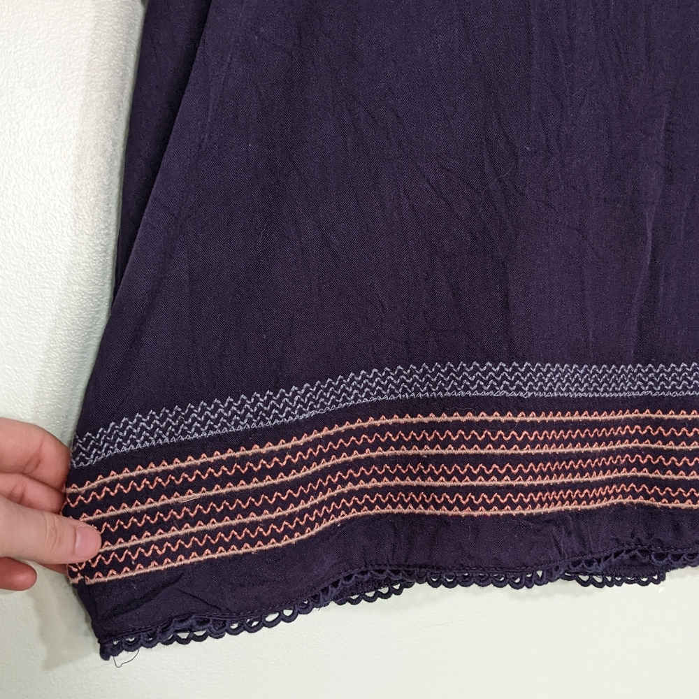 5/$18 Tea n Rose Embroidered Trim Blouse - Picture 5 of 12